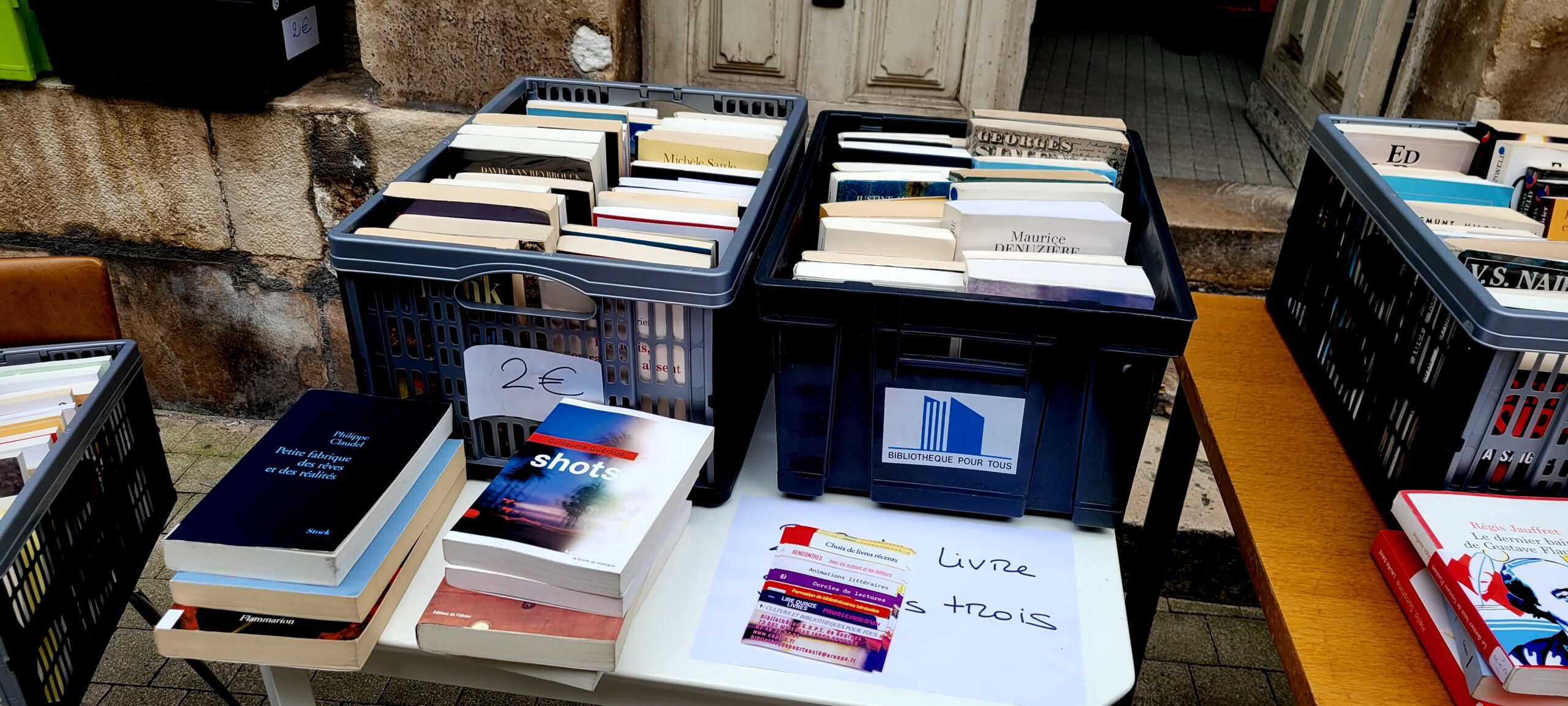 Caisses de livres. ©Culture et Bibliothèques Pour Tous, Tous droits réservés.
